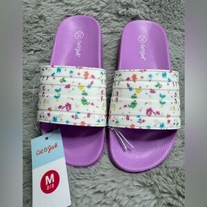 Cat and Jack little girls size medium 2/3 Slides